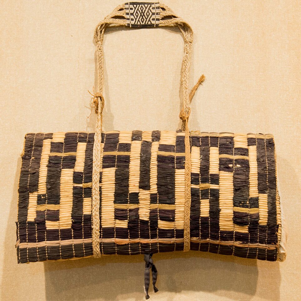死に装束を入れるカバン (一財)アイヌ民族博物館