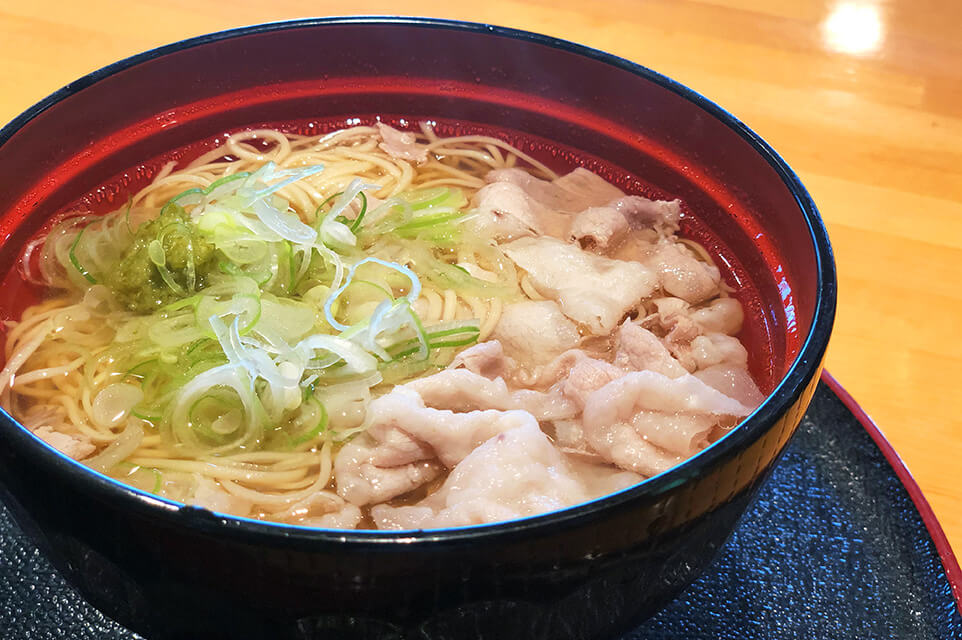 スープを最後まで飲み干してしまう黒豚しゃぶそば