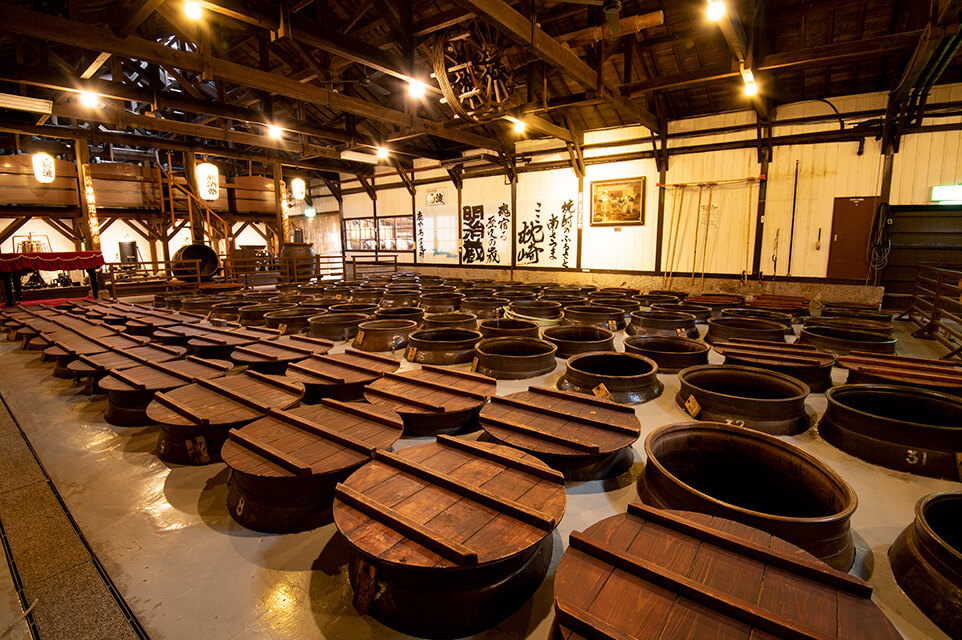 焼酎工場でもあり観光名所でもある薩摩酒造の明治蔵