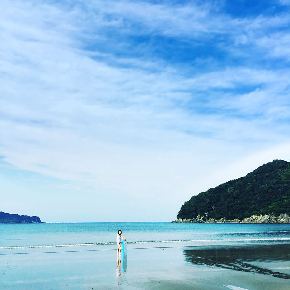 幸島近隣の石波海岸より