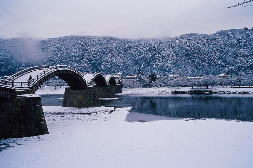 冬の錦帯橋雪景色